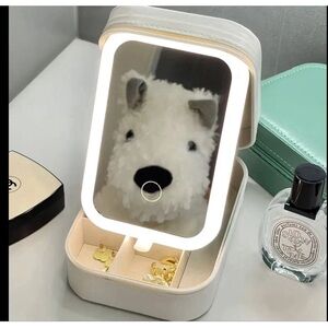 White LED Makeup Travel Bag With Mirror Brightness Adjustable BRAND NEW!